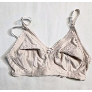 inteco intimates Women's  Wireless Bra  Beige  Floral  Embroidered  36 C
